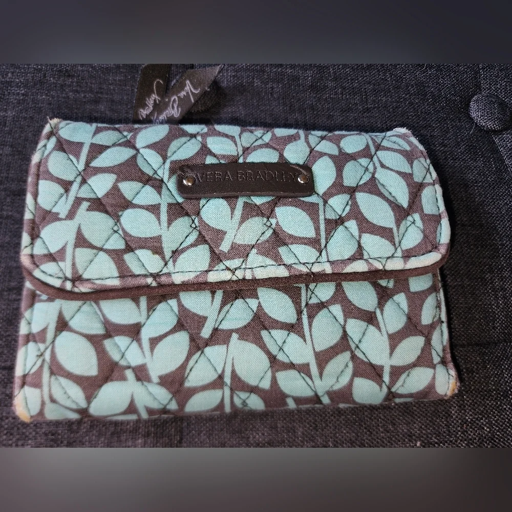 Preowned Vera Bradley Shower Vines wallet - Picture 1 of 11